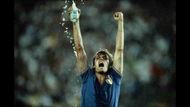 Fotbal je hlavně radost, proto v našem přehledu nesmí chybět snad nejslavnější oslava finálového gólu v historii MS. V roce 1982 se Itálie střetla s Německem. Marco Tardelli v 69. minutě zvýšil už na 2:0 pro "Gli Azzurri". To pak bylo radosti, běhání a křiku.