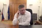 "Kam na ty hovadiny chodíte?" Slovenský premiér Fico telefonoval řediteli pojišťovny