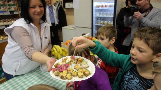 Foto: Pomazánky místo salámů, a co dál? Pokus o záchranu školního bufetu po pamlskové vyhlášce