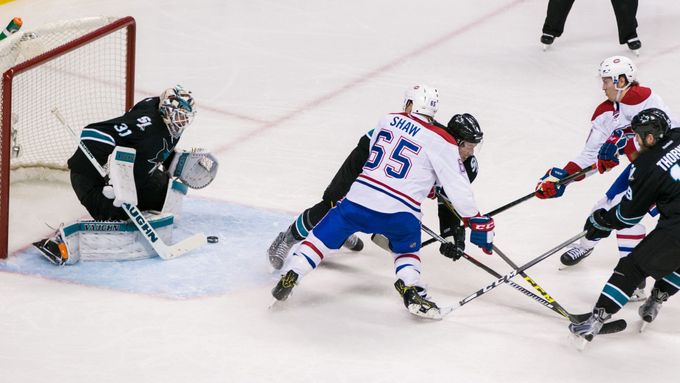 Že černá série Canadiens na ledě San Jose nadále trvá, má na svědomí také gólman Martin Jones, který byl při výhře 2:1 vyhlášen první hvězdou zápasu.