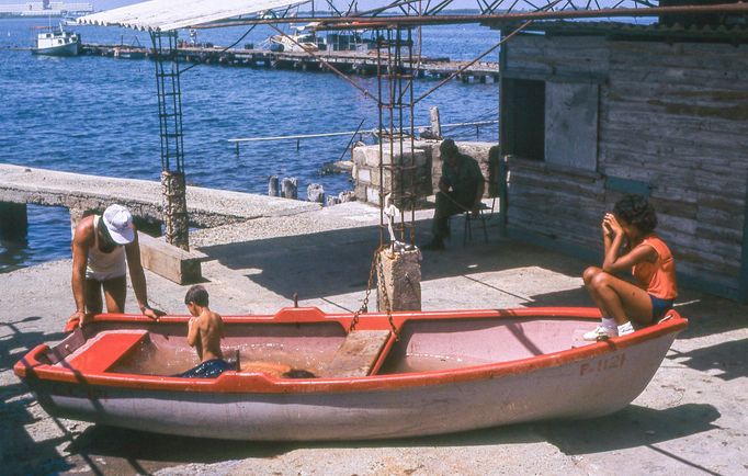 Fotografie Kuby, kterou pořídil Petr Levínský během pobytového zájezdu, jenž organizovala tehdejší Cestovní kancelář mládeže na jaře v roce 1989.