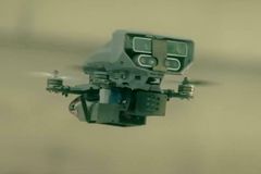 Video: Budoucnost je tady. Nový sebevražedný dron udivuje svými schopnostmi