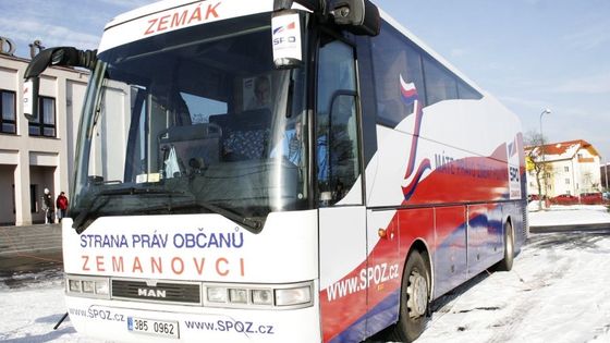 Zeman vyrazil na volební tour se Zemákem