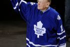 V 93 letech zemřel čtyřnásobný vítěz Stanley Cupu Bower. V NHL chytal do pětačtyřiceti