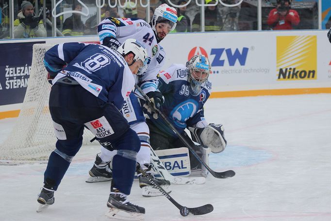 ELH, Kometa-Plzeň: David Ostřížek (44) - Matěj Machovský (35) a Branislav Kubka (8)