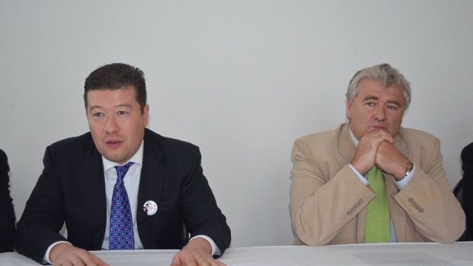 Přátelé Tomio Okamura a Václav Ševčík.