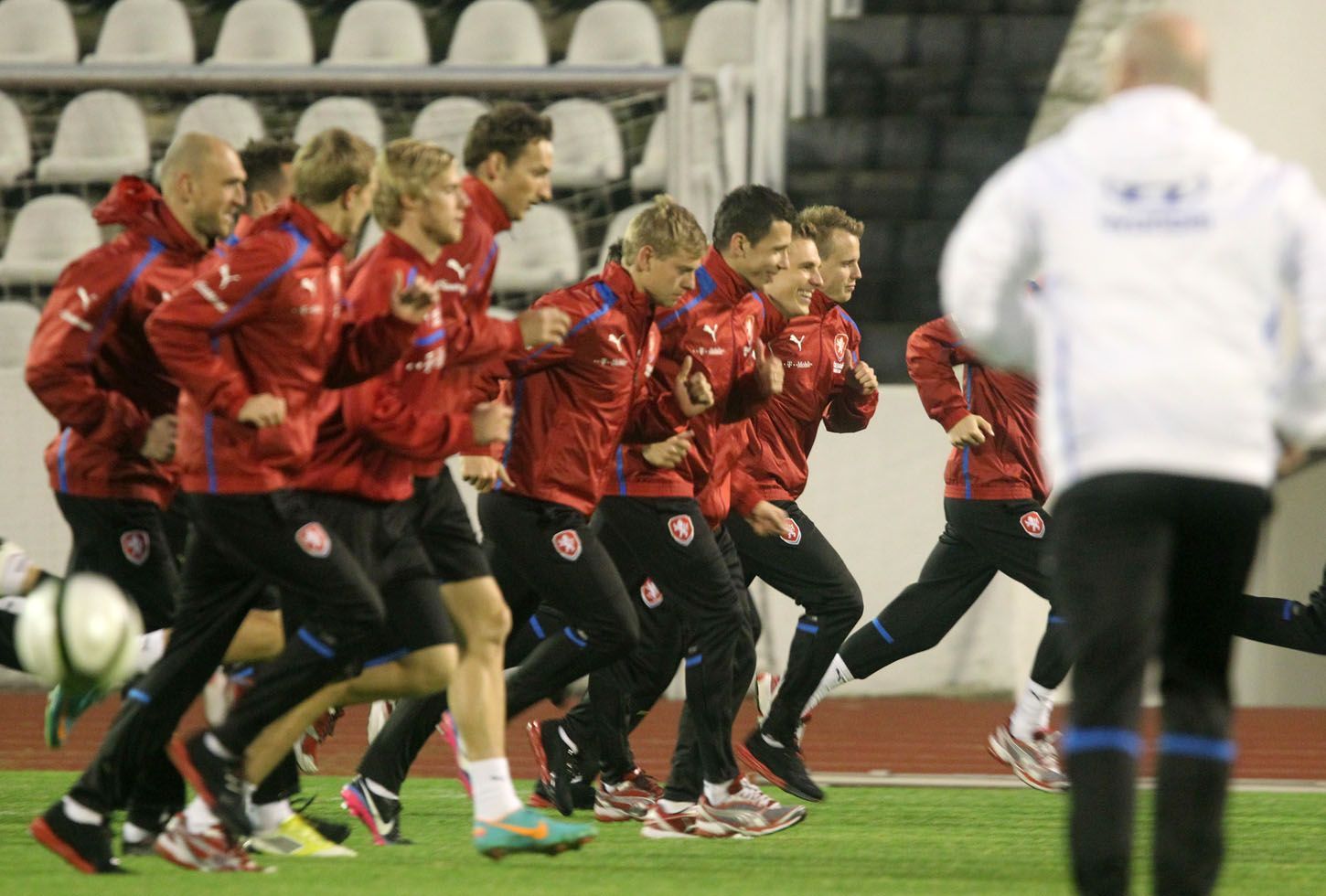 Čeští fotbaloví reprezentanti na tréninku před přátelským utkáním se Slovenskem v listopadu 2012.