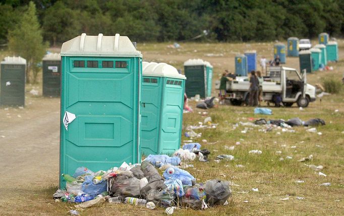 CzechTek byl legendární festival elektronické hudby a svobody. Fotogalerie zachycuje nezapomenutelné momenty z různých ročníků této ikonické akce.