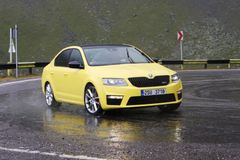 Škoda předběhla Fiat, je desátá nejprodávanější v EU