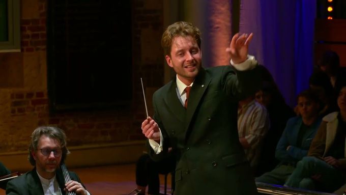 Jiří Habart už suitu ze scénické hudby Peer Gynt skladatele Edvarda Griega uvedl na londýnské soutěži Donatelly Flick s London Symphony Orchestra.