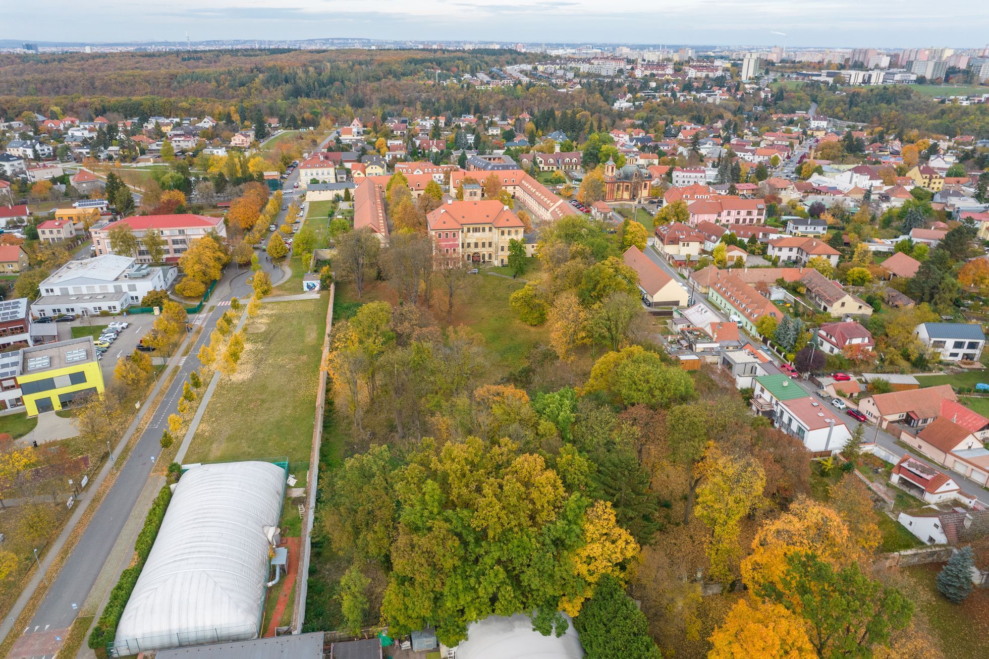 AREÁL ZÁMKU KUNRATICE, PRAHA