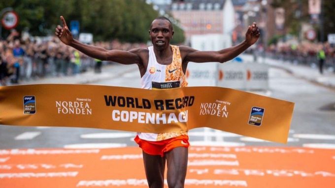Geoffrey Kamworor proběhl v Kodani cílem půlmaratonu v rekordním čase 58:01 minuty.