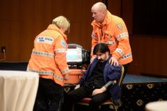 Pod mostem se plazí Rokytka, glosovalo ministerstvo kultury. Básnické tweety vystřídala úředničina