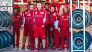 Nejsmutnější byli v sobotu asi v boxech Ferrari, Fernando Alonso odstartuje až z osmého místa.