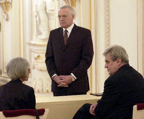 Kandidáti na úřad prezidenta republiky Jaroslava Moserová, Václav Klaus a Miloš Zeman v lednu 2003