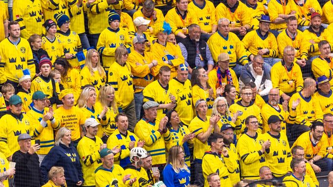 Švédští fanoušci si po euforii proti Slovákům v sobotu užili pěkné nervy