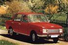 Větší alternativu k Trabantu představoval z NDR Wartburg 353, který se dělal v Eisenachu. Litrový dvoutakt pod jeho kapotou byl silnější, dával 37 kW, a i dovnitř se díky čtveřici dveří a delší karoserii pohodlně vešlo více cestujících. Vyšší ale byla i cena, ceníkově stál základní sedan 56 300 korun.