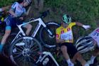 Strašidelný karambol zastavil Vacka. Český cyklista skončil v nemocnici