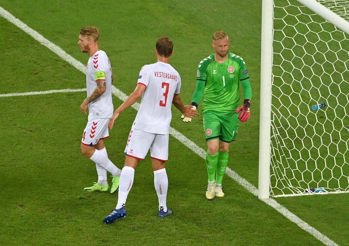 Brankář Dánska Kasper Schmeichel v utkání proti Česku