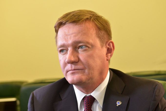 Bývalý ruský ministr dopravy, 53letý Roman Starovoit, byl nalezen mrtvý se střelnými zraněními.