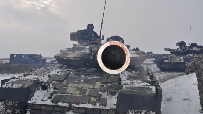 Ukrajinský tank nedaleko města Dněpropetrovsk.
