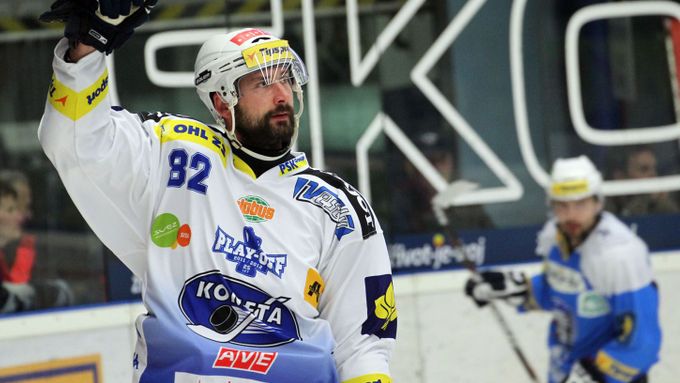 Hokejový útočník Tomáš Divíšek v dresu Komety Brno.