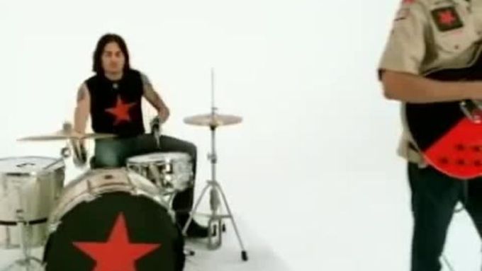 Skladbu Guerrilla Radio vydali Rage Against The Machine v roce 1999.