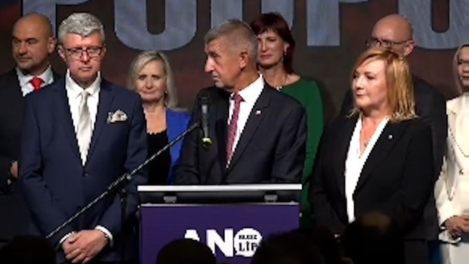 "Byl jsem v Pentagonu i FBI," řekl Babiš anglicky zahraniční novinářce