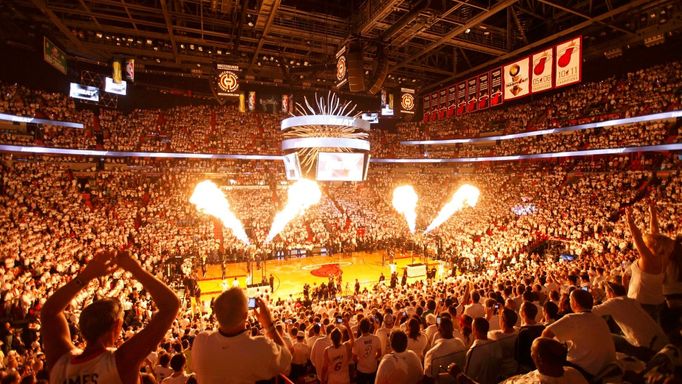 Ceremoniál před posledním utkáním play-off NBA 2012 mezi Miami Heat a Oklahomou City Thunder.