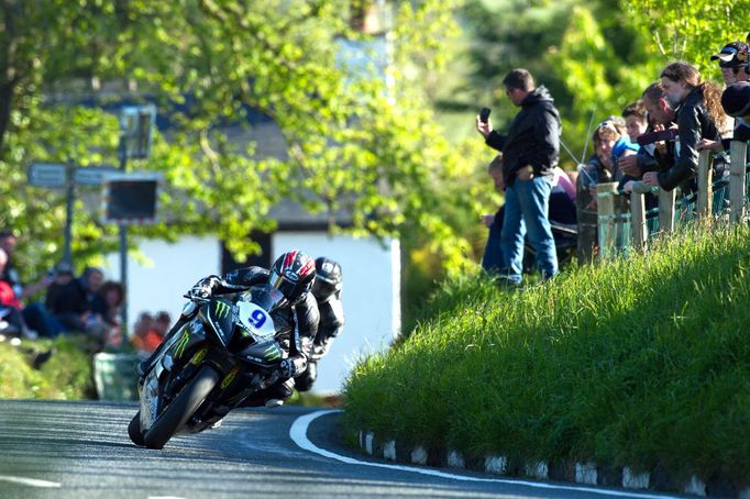 Tourist Trophy 2015: Ian Hutchinson a Guy Martin