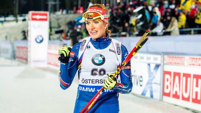 Prohlédněte si fotografie z dnešních biatlonových sprintů v Östersundu, které přinesly Gabriele Soukalové první vítězství v nové sezoně Světového poháru.