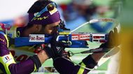 Martin Fourcade při střelbě vleže