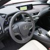 Lexus UX300e elektromobil
