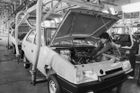 Nakonec ale Favorit, na archivním snímku z výroby koncem 80. let, motory Škoda OHV vůbec mít nemusel. Jan Králík v knížce Cesta k Favoritu zmiňuje, že do úvahy připadaly i nové škodovácké motory s rozvodem OHC anebo jednotky ze zahraniční licence. Testovaly se motory Volkswagenu řady EA 111 a 827, k finální dohodě s německým výrobcem ale nikdy nedošlo.