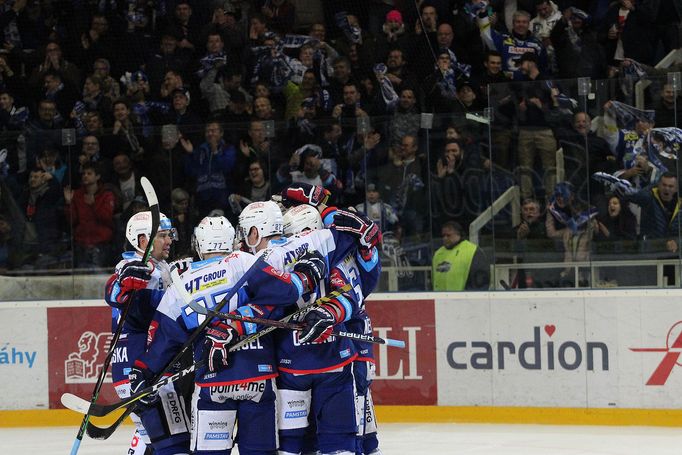 HC Kometa Brno - HC Sparta Praha, radost hráčů Brna