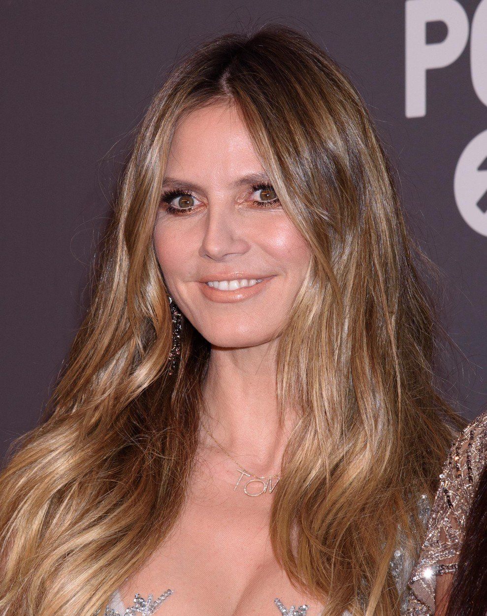 hollywoodsky usmev, zena