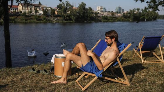 Foto: Praha má teprve druhou plovárnu. Zatím jen na měsíc, od příštího roku trvale