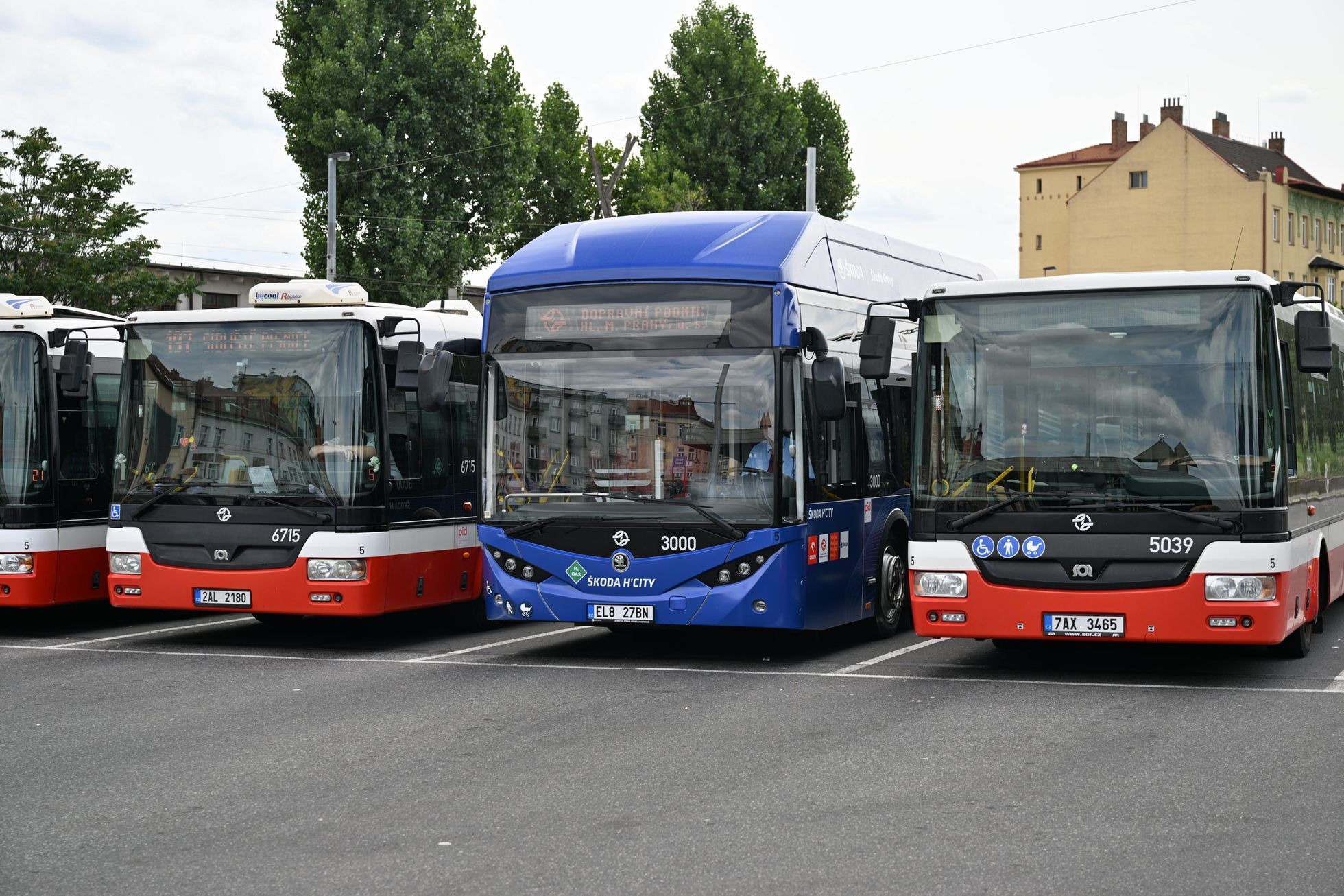 Vodíkový autobus MHD Praha, zahájení provozu