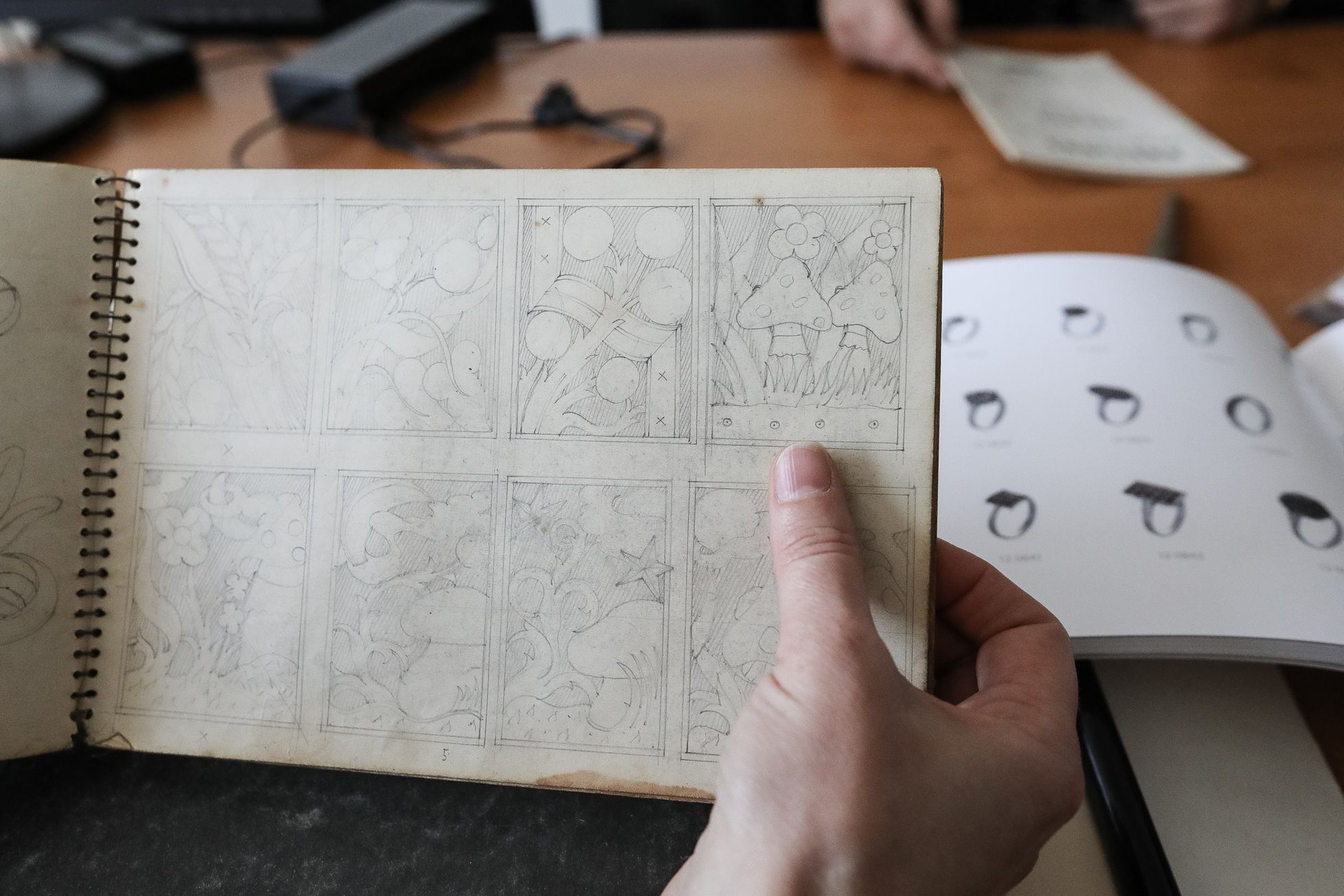 Výroba šperků z granátů, firma Granát Turnov