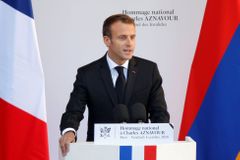 Francouzská policie zadržela šest lidí, kteří plánovali útok na prezidenta Macrona