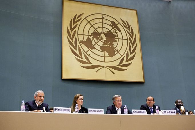 Angelina Jolie addresses UNHRC's Executive Committee - Geneva Angelina Jolie addresses UNHRC's Executive Committee - Geneva Angelina Jolie attends and addresses the UNHCR Executive Committee. -- Angelina Jolie appeals to governments to step up life-saving efforts in the Horn of Africa. In a speech to UNHCRs governing Executive Committee, Jolie says the world is getting tougher for refugees. Switzerland. 4th October 2011