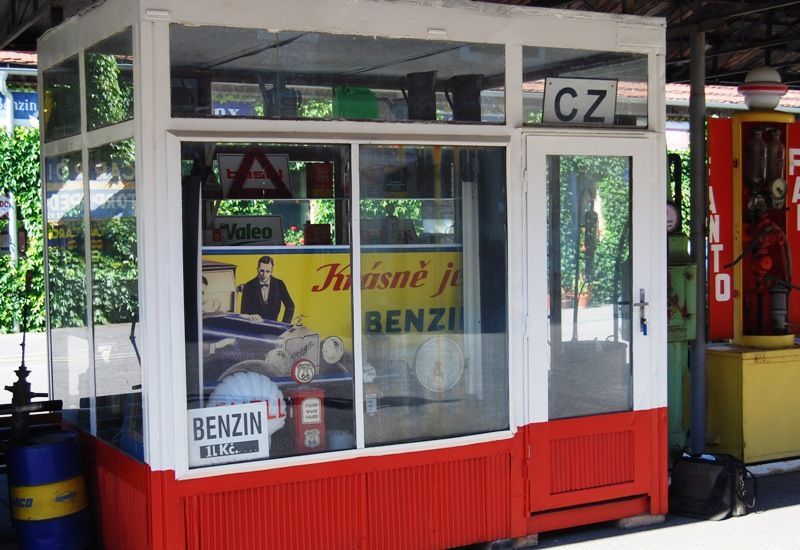 Historie bezninových čerpacích stanic