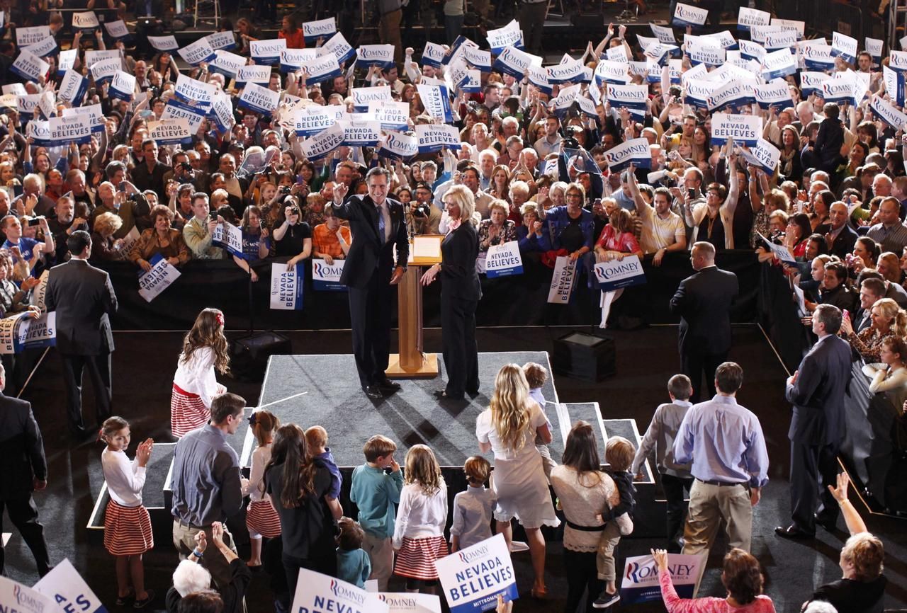 Mitt Romney slaví vítězství v primárkách v Nevadě