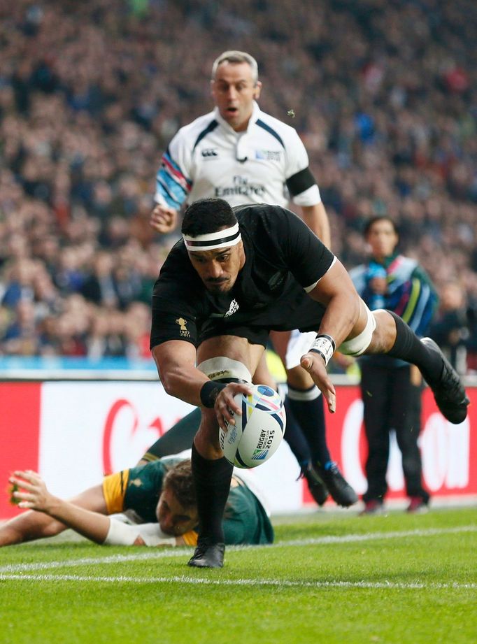 Jerome Kaino of New Zealand scores a try during their Rugby World Cup Semi-Final match against South Africa at Twickenham in London, Britain, October 24, 2015. REUTERS/St