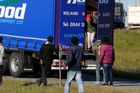 Maďarský kamion převážel 76 uprchlíků, zadrželi ho na D5