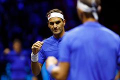 Americké duo zkazilo Federerovi rozlučku. Švýcar poslední zápas kariéry prohrál