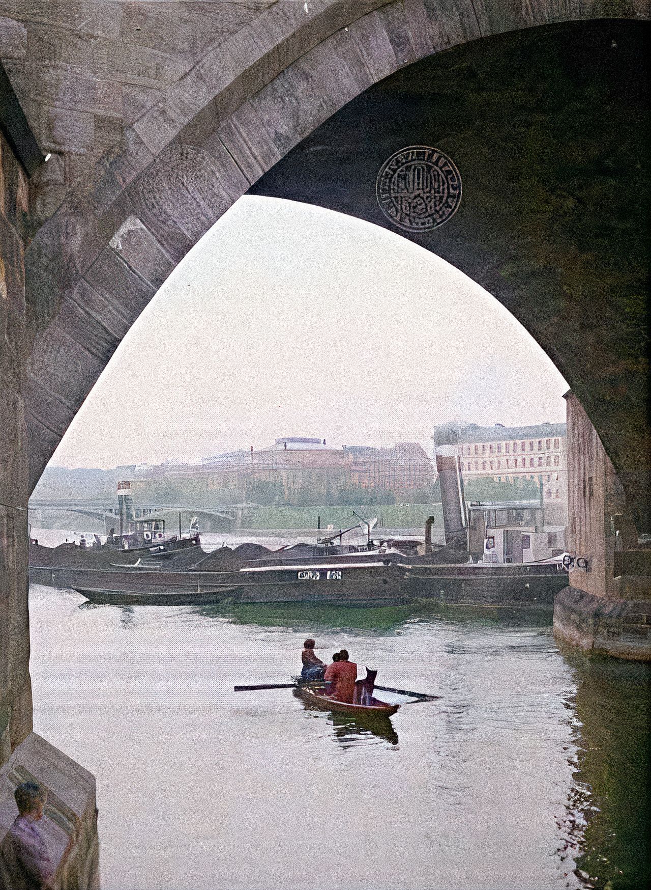 Tenkrát, Praha, historie, Domácí