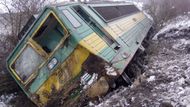 Osobní vlak, který 14. února vykolejil v Brodku u Přerova. Fotografie zaslal deníku Aktuálně.cz jeden ze čtenářů.