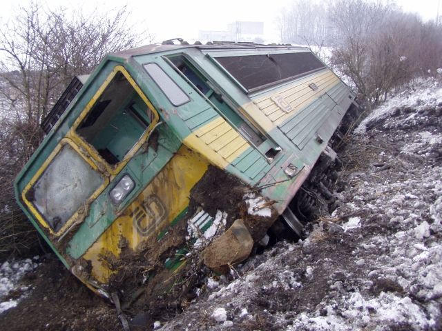 Osobní vlak, který vykolejil v Brodku u Přerova