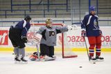 Trojice krajánků v NHL. Radko Gudas a Michal Neuvirth hájí barvy klubu Philadelphia Flyers, Tomáš Plekanec (vpravo) je věrný už dvanáct sezon Montrealu a připravuje se na další.